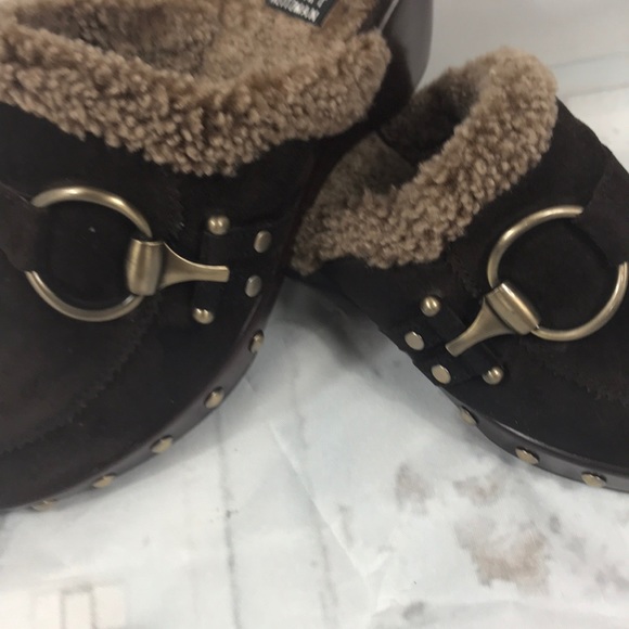 Size 6.5 Stuart weitzman Swede shoes. Brown - Picture 5 of 8